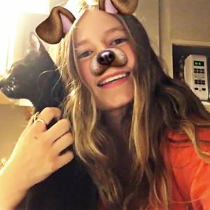 Meet your Posher, Chloe